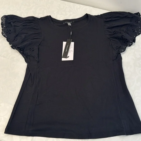 Tahari Eyelet Flutter Sleeve Top. Size S - Picture 5 of 11